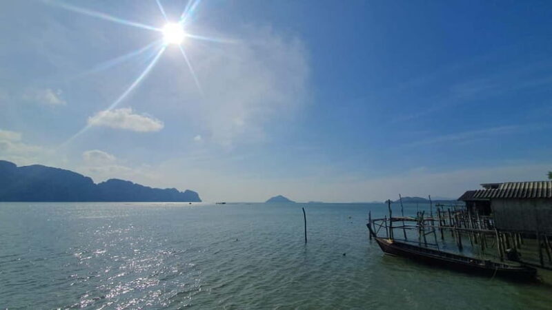 Koh Lanta Cultural Tuk-Tuk Tour: Old Town, Batik & Mangroves - Visiting Koh Lanta Old Town