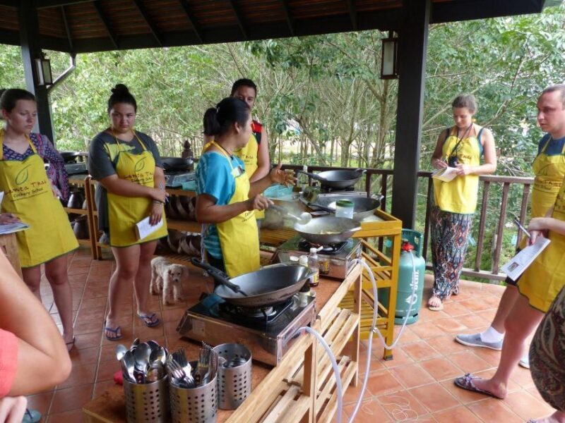 Koh Lanta: Lunch Course at Lanta Thai Cookery School - Key Points