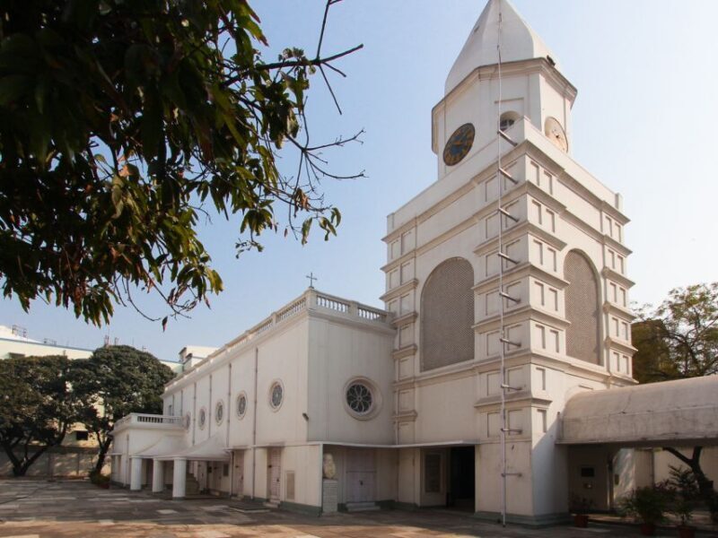Kolkata Church Walk: Convergence of Different Faiths - A Detailed Look at the Kolkata Church Walk