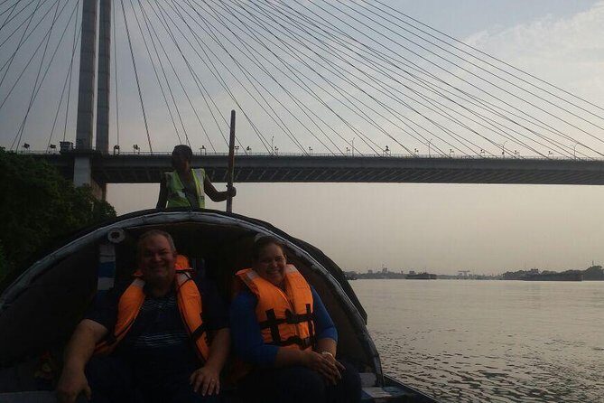 Kolkata tour in private car with guide & lunch for immersive cultural experience - Practical Details and Tips