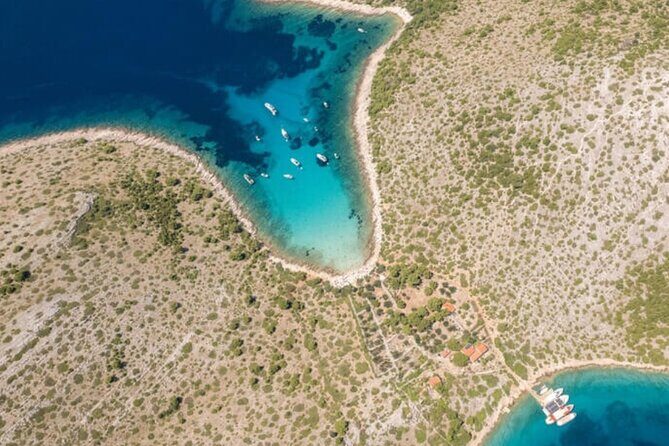 Kornati to island Mana and Kukljica and Beach Lojena Tour by boat - Key Points