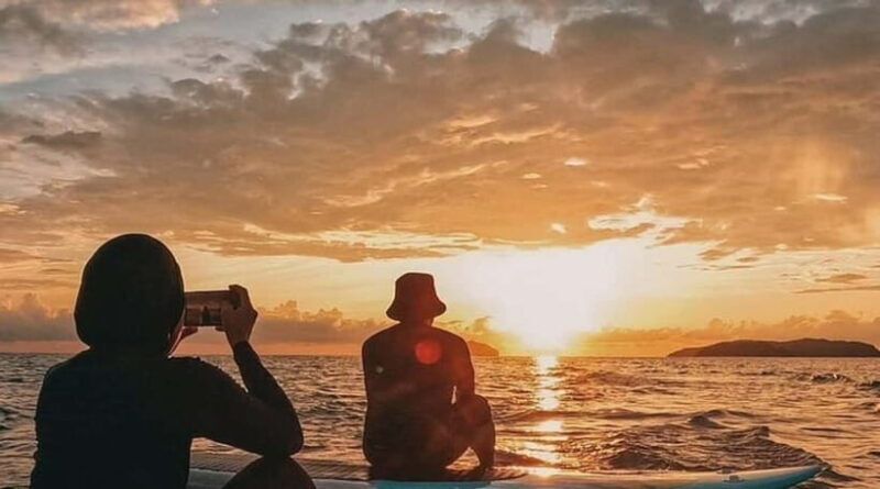 Kota Kinabalu: Tanjung Aru Beach Sunset Paddle Experience - Discover the Sunset at Tanjung Aru Beach with a Paddleboarding Experience