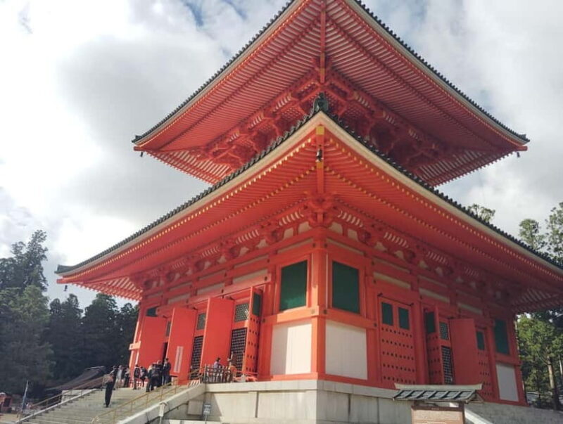 Koyasan: All the Highlights of Koyasan with Special Guide 4h - An In-Depth Look at the Koyasan Guided Tour