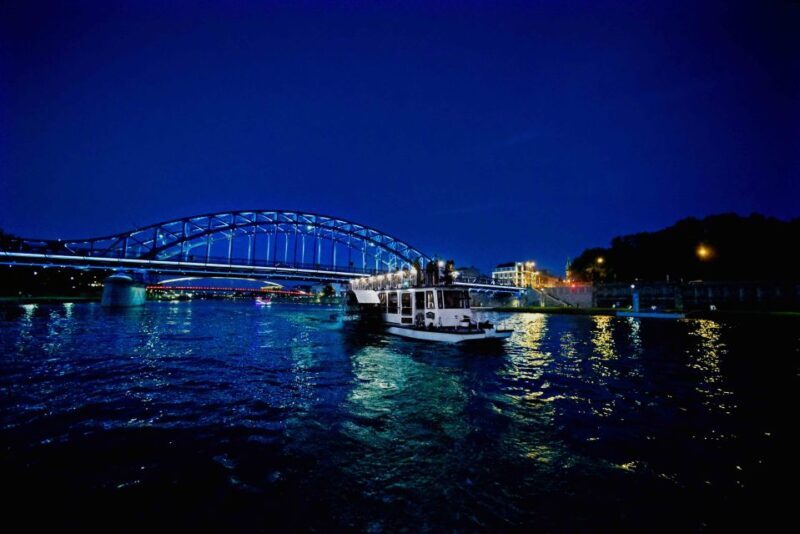 Krakow: 1-Hour Evening Vistula River Cruise - Practical Details and Tips