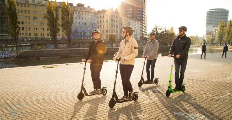 Krakow: 2h Old Town E-Scooter Tour - Key Points