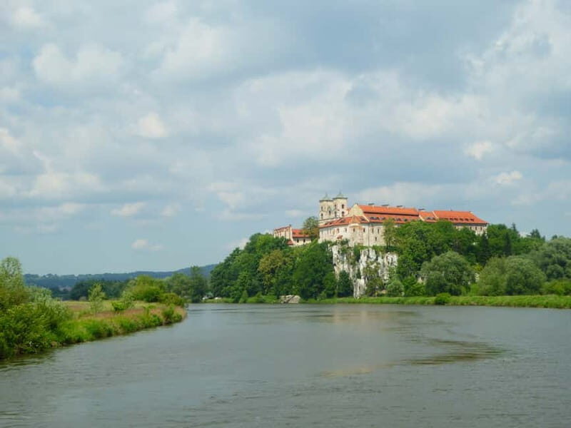 Krakow: 4,5-hours Sightseeing Cruise to Tyniec - Exploring Krakow by Water: A 4.5-Hour Sightseeing Cruise to Tyniec