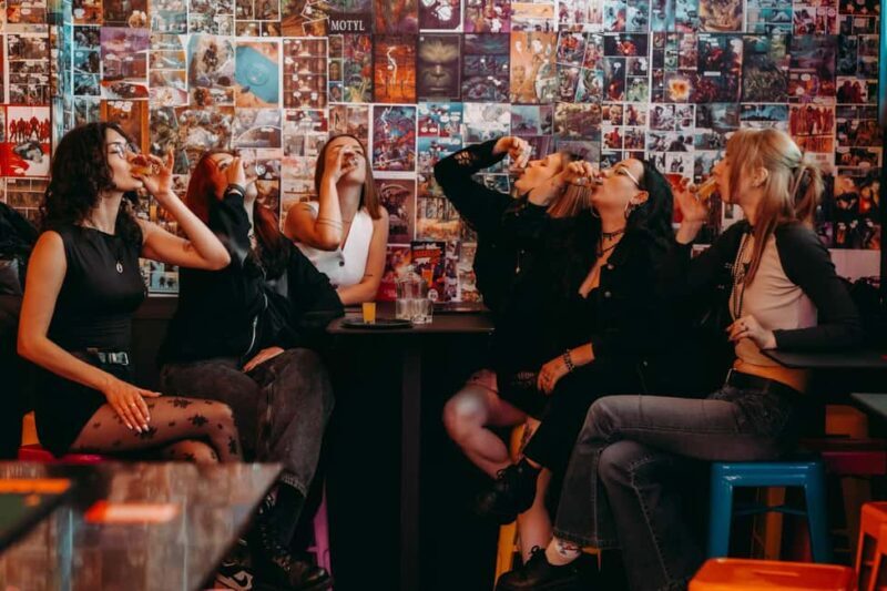 Krakow: 6pm Tipsy Bar Tour W/Karaoke+Twist(Thu-Fri-Sat-sun) - How the Guides Make a Difference