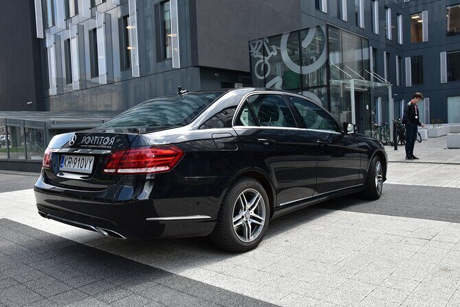 Krakow Airport Departure Transfer - Who Is This Transfer Best Suited For?