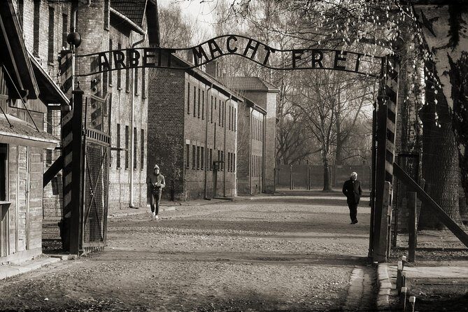 Krakow and Auschwitz - Full Day Tour from Warsaw by private car - A Detailed Look at the Tour Experience