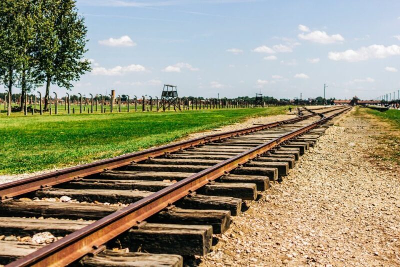 Krakow: Auschwitz-Birkenau Live Guided Tour & Hotel Pickup - A Deep Dive into the Auschwitz-Birkenau Guided Tour