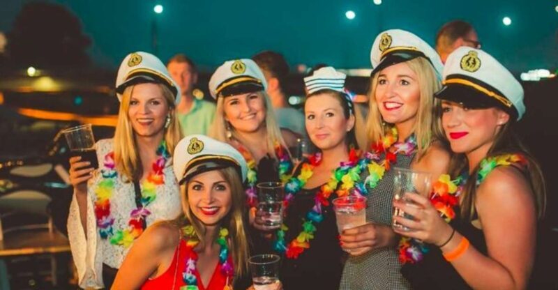 Krakow: Boat Party with Unlimited Drinks - The Experience in Detail