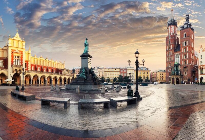 Krakow: E-Car City Tour - Discovering the Heart of Krakow in a Compact Tour
