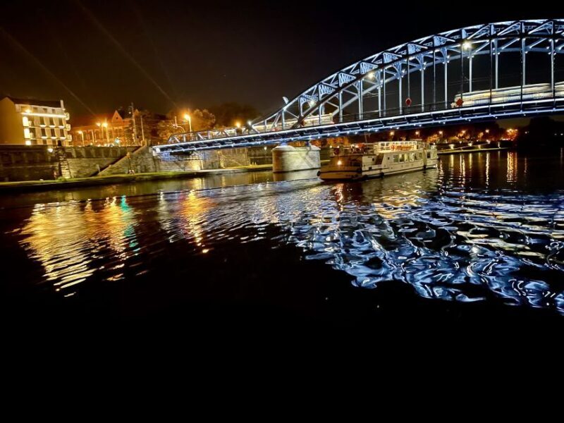 Krakow: Evening Cruise with a Glass of Wine - Key Points