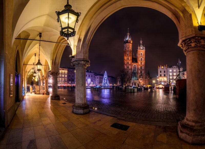 Krakow: Evening Walking Tour with Spooky Stories - A Closer Look at the Experience