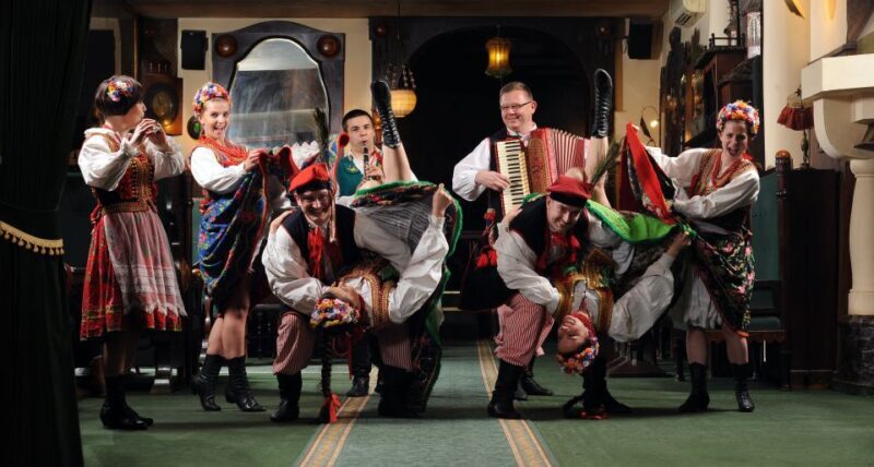Krakow: Folk Show & 3-Course Dinner at Jama Michalika Café - Who This Experience Is Best For