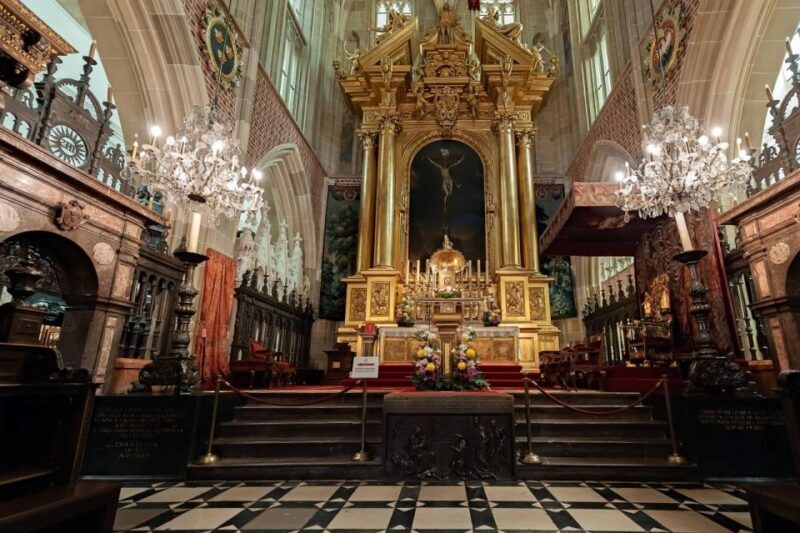 Krakow: Guided Tour of Wawel Hill and St. Mary's Basilica - A Closer Look at the Tour Experience