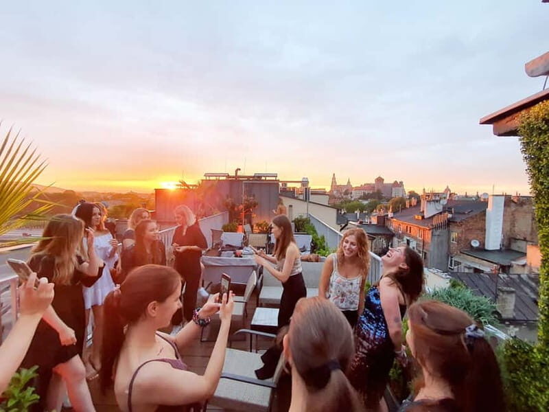 Krakow: Hidden Rooftop Bar Reservation with 1 Cocktail - What to Expect from This Hidden Rooftop Bar Experience