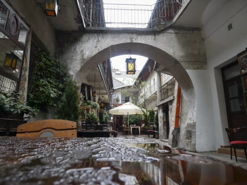 Krakow: Jewish Quarter and Schindler's Factory Guided Tour - Key Points