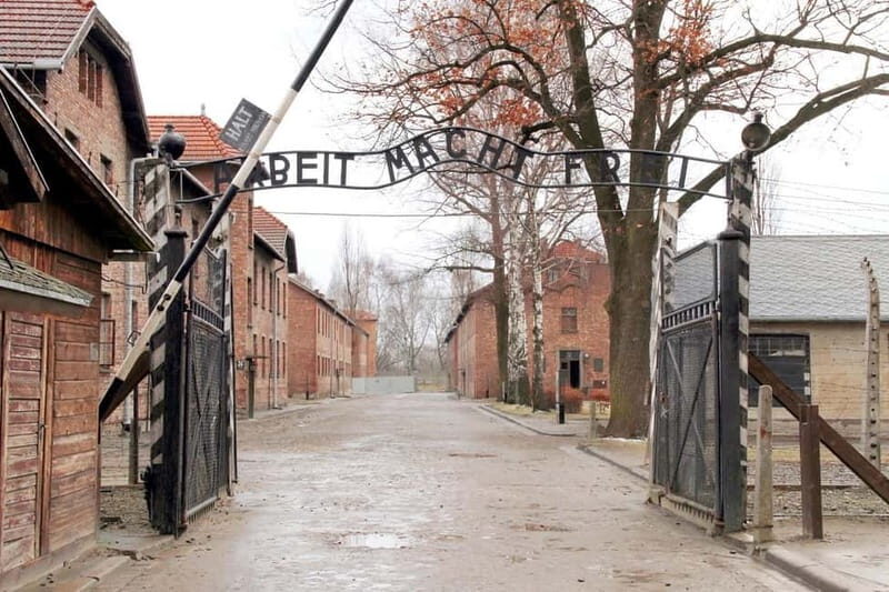 Krakow: Jewish Quarter, Salt Mine, Paszów, & Auschwitz Tour - The Story of Oskar Schindler — Enamel Factory Museum