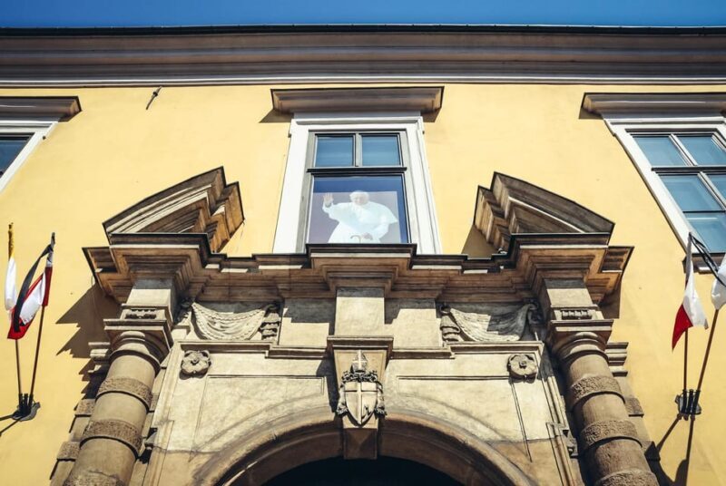 Krakow: John Paul II Guided Tour with Wawel Castle Entry - Key Points
