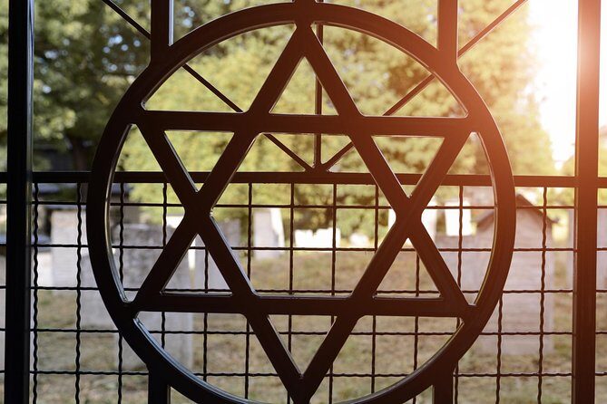 Krakow Kazimierz and Jewish Ghetto Tour with Synagogues - Frequently Asked Questions