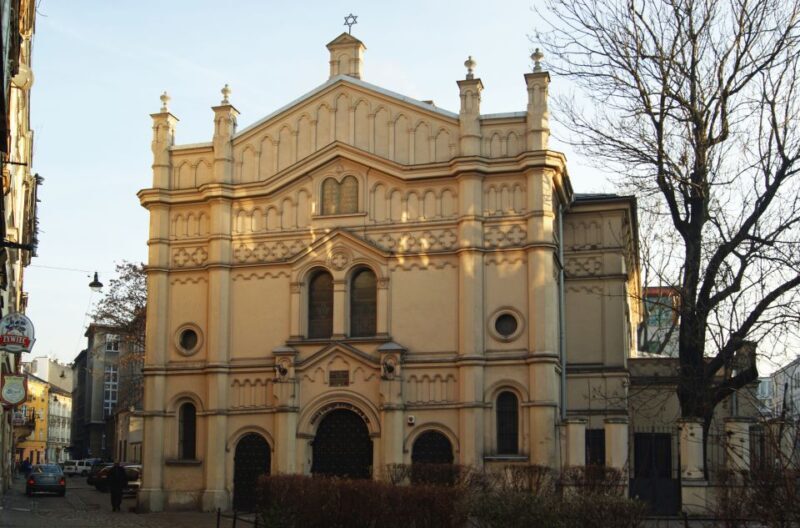Krakow Kazimierz and Jewish Ghetto Tour with Synagogues - Key Points