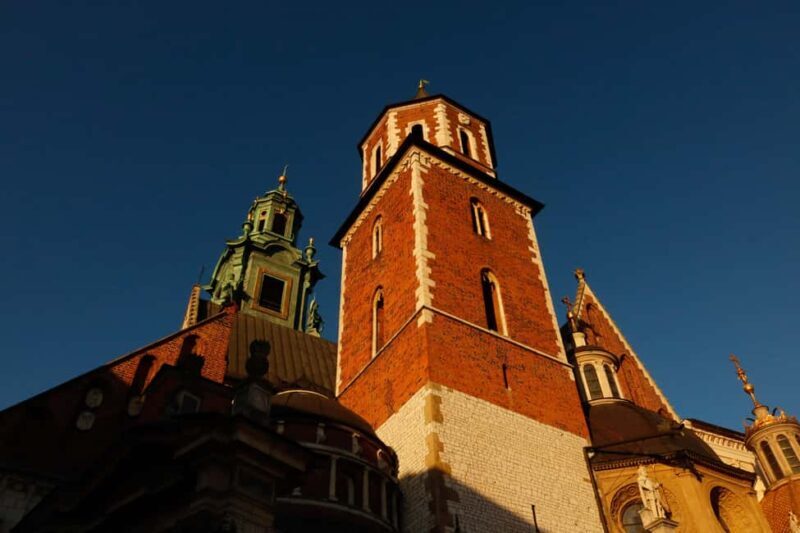 Krakow: Legends of Krakow: A Magical Family Walking Tour - The Heart of Kraków’s Legends: A Detailed Breakdown