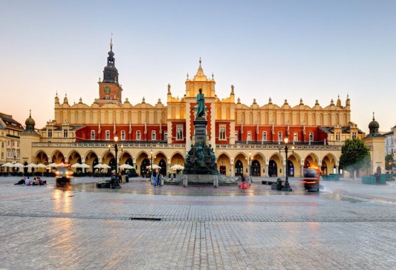 Krakow Old Town and Cloth Hall Private Guided Tour - Who Will Benefit Most?