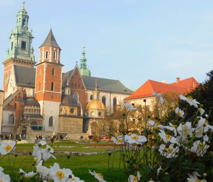 Krakow Old Town and Jewish Quarter in one guided walk - Key Points
