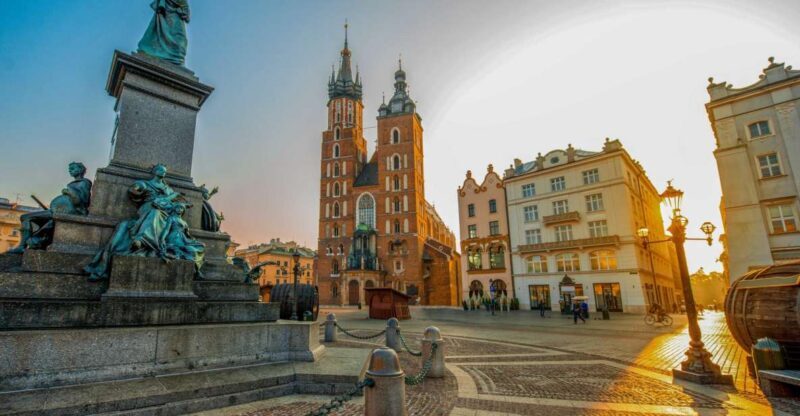 Krakow: Old Town Guided Walking Tour - The Practical Side: What to Expect