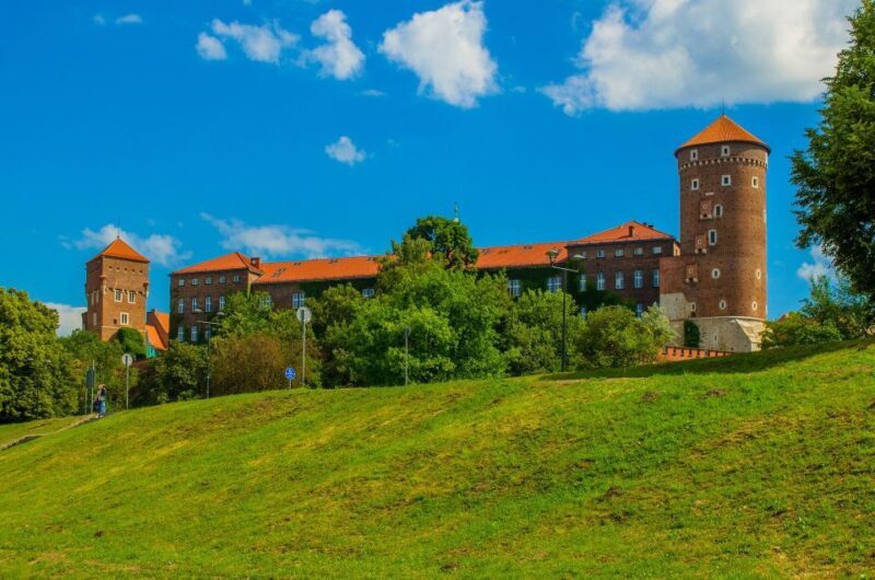 Krakow Old Town & Kazimierz Highlights Tour by Electric Car - An In-Depth Look at the Electric Car Tour in Krakow