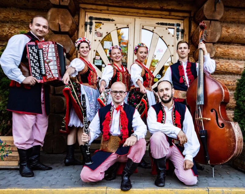 Krakow: Polish Folk Night with Dinner and Unlimited Drinks - FAQ