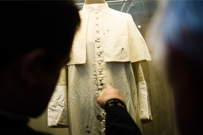 Krakow: Pope John Paul II Guided Tour with Home & Sanctuary - A Closer Look at What the Tour Offers