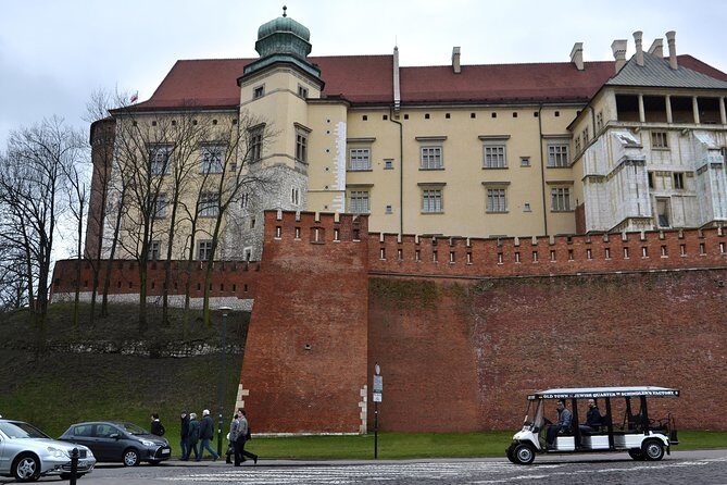 Krakow: Private Guided City Tour by Electric Car - FAQ