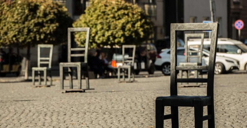 Krakow: Schindler's Factory & Ghetto Guided Tour - Key Points