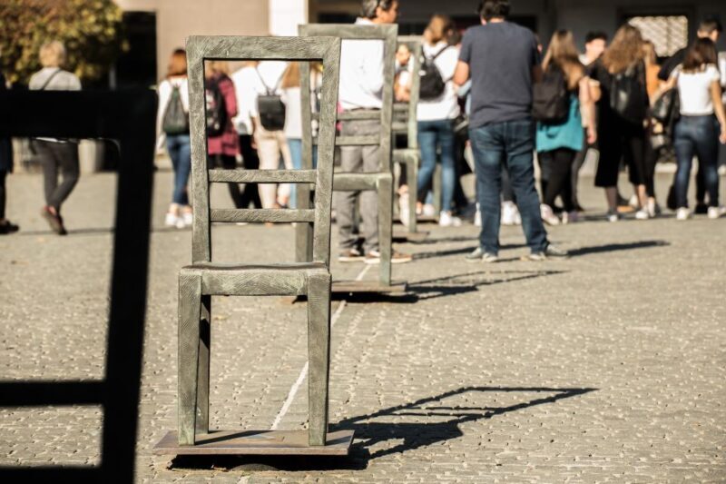 Krakow: Schindler's Factory, Jewish Ghetto & Salt Mine Tour - Exploring Krakow’s Heart: A Detailed Look at the Tour