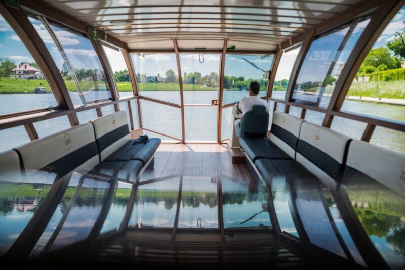 Krakow: Sightseeing Cruise on Vistula River with Audio Guide - Krakow: Sightseeing Cruise on Vistula River with Audio Guide