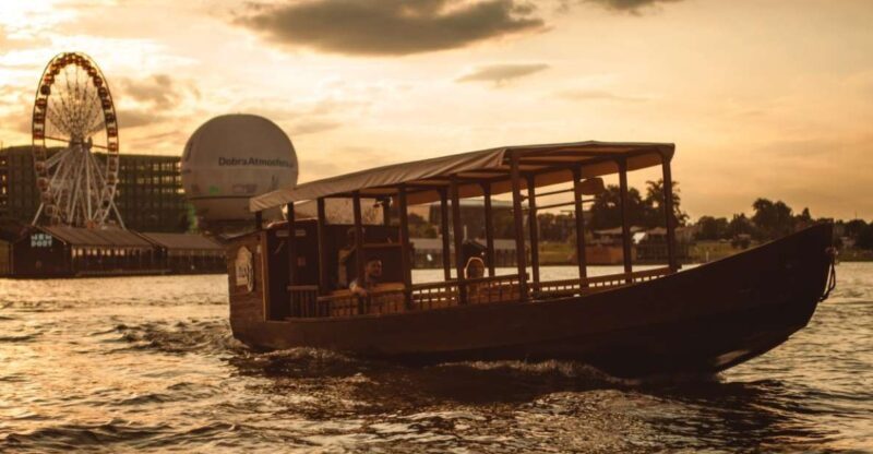Krakow: Vistula Night Cruise by Gondola w/ Audio Commentary - Key Points
