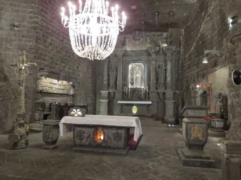 Krakow: Wawel Castle and Cathedral & Salt Mine, with Lunch - The Polish Lunch Break