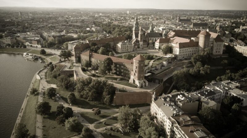 Krakow: Wawel Castle Guided Tour - Exploring Krakow’s Wawel Castle: What to Expect