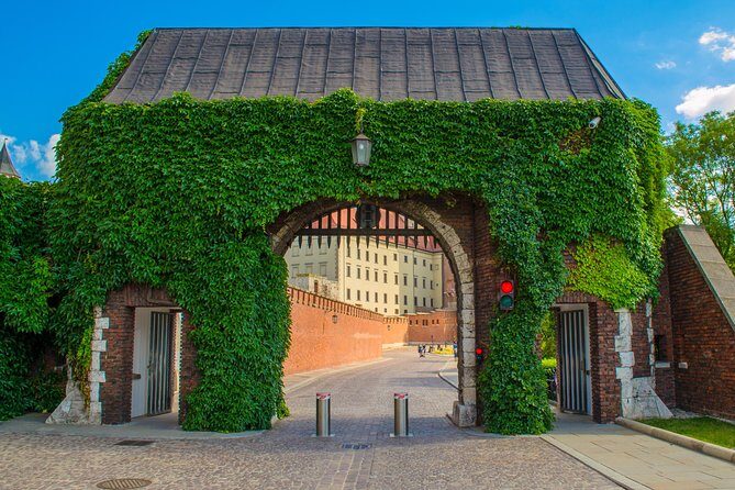 Krakow: Wawel Castle Guided Tour - A Closer Look at the Wawel Castle Guided Tour