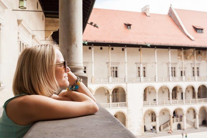 Krakow: Wawel Castle Guided Tour with Skip-The-Line Entry - Exploring Wawel Castle: A Deep Dive