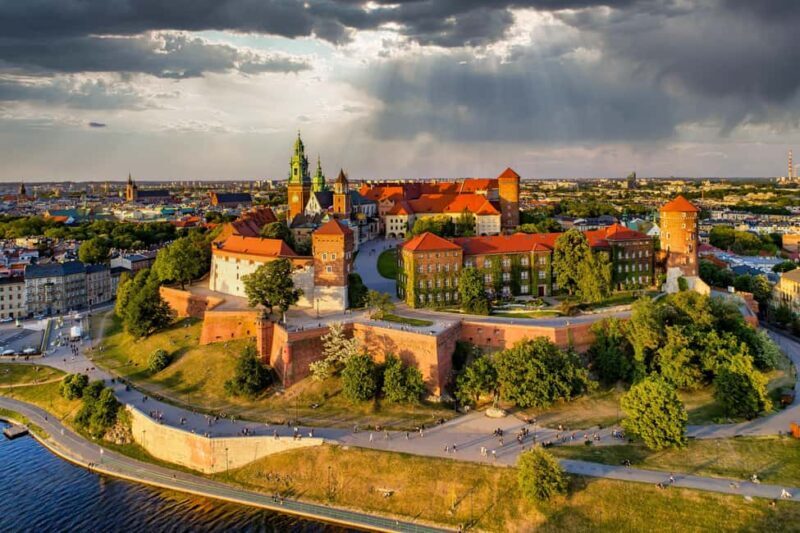 Krakow: Wawel Castle Guided Walking Tour - Who Should Join This Tour?