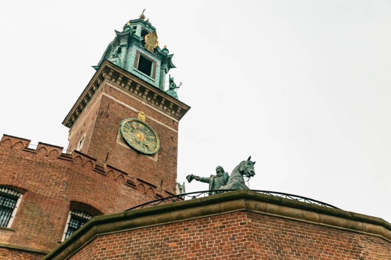Krakow: Wawel Castle Guided Walking Tour - FAQs