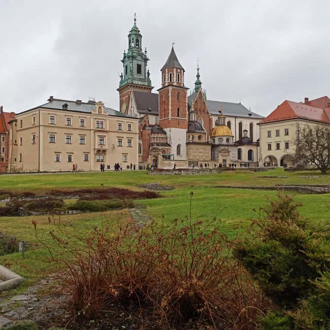 Krakow: Wawel Cathedral Guided Tour in Dutch - Experience the Majesty of Wawel Cathedral in Krakow