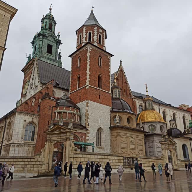Krakow: Wawel Cathedral Guided Tour in Dutch - Who Should Consider This Tour?