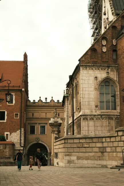 Krakow: Wawel Guided Tour Cathedral and/or Castle - FAQ