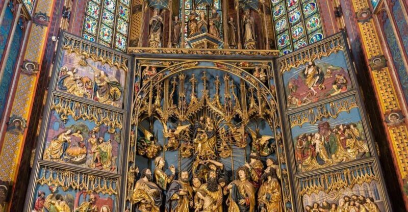 Krakow's Old Town Quick Review & St. Mary's Basilica Visit - Detailed Breakdown of the Tour Itinerary