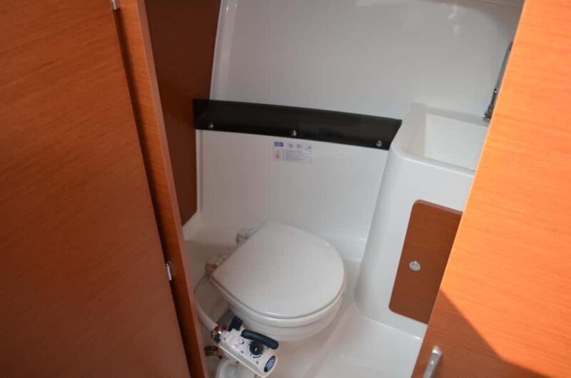 Krk: Rent a boat Merry Fisher 795 - Safety and Equipment