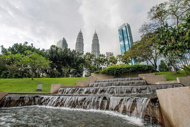 Kuala Lumpur & Batu Caves Combo Tour SIC - Experience Kuala Lumpur and Batu Caves in a Half-Day Tour